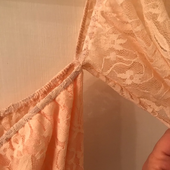 ๐Host Pick๐ JustVH Lace Off the Shoulder Gown. - Picture 6 of 11